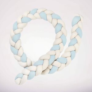 כרית נחשוש קלועה לעריסה תכלת mountain